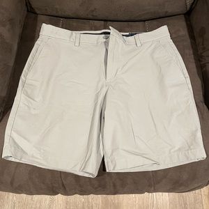 Vineyard Vines, gray shorts- M